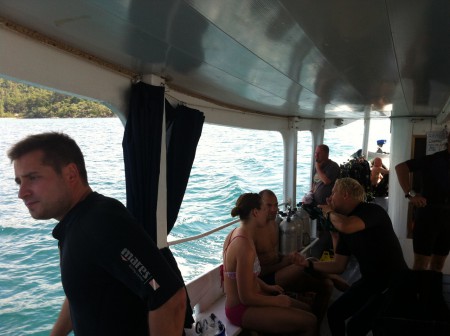 Sur le bateau de plongée