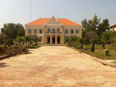 Hotel de ville de Battambang.Un reste des colonies Françaises